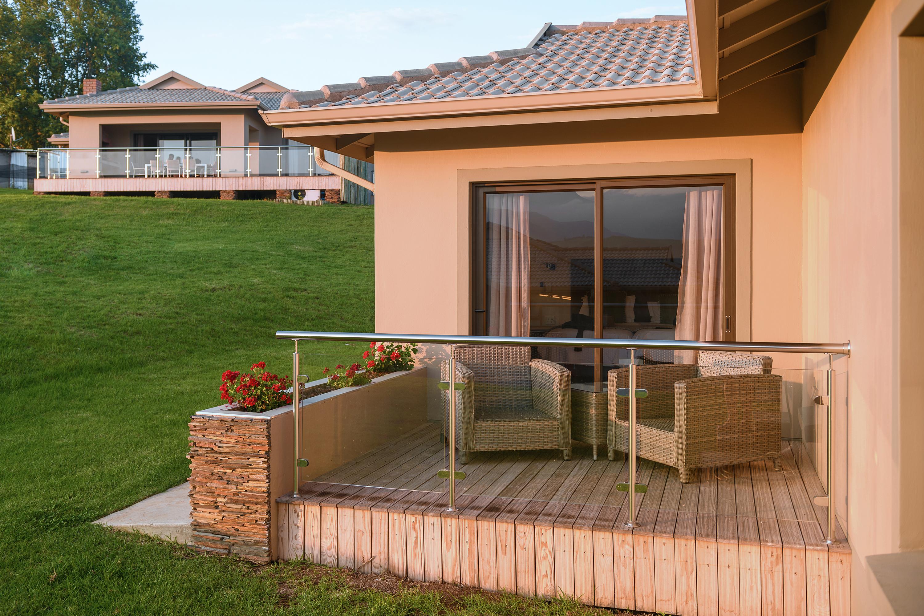 Cayley Mountain Resort Champagne Valley Exteriör bild